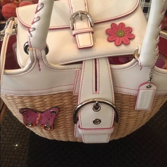 Coach white flower bucket strawWristlet wallet SET - Picture 2 of 8